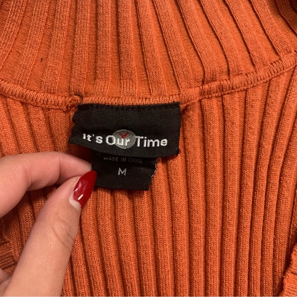 🎀Burnt Orange Ribbed V neck Sweater - Picture 3 of 9